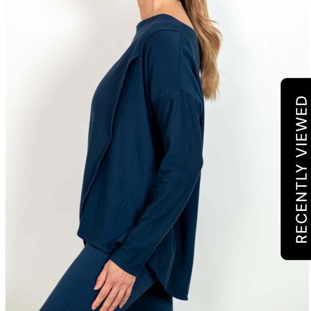 J.J. Winks "Sweater Weather" Navy Blue Top size M. Built in bra - Picture 4 of 15